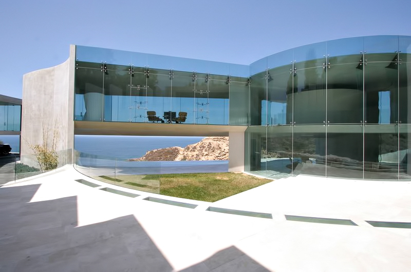 Inside The Razor – 11,000 sq. ft. California Masterpiece for $19.3 Million