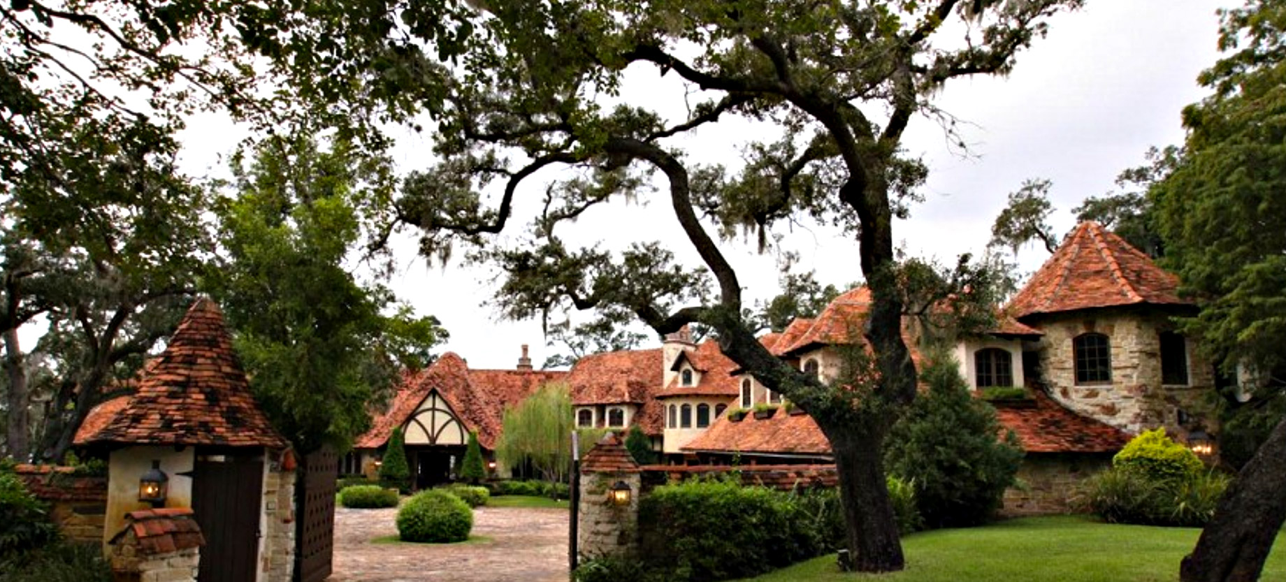 Hulk Hogan’s Former Belleair Estate at 130 Willadel Drive in Florida