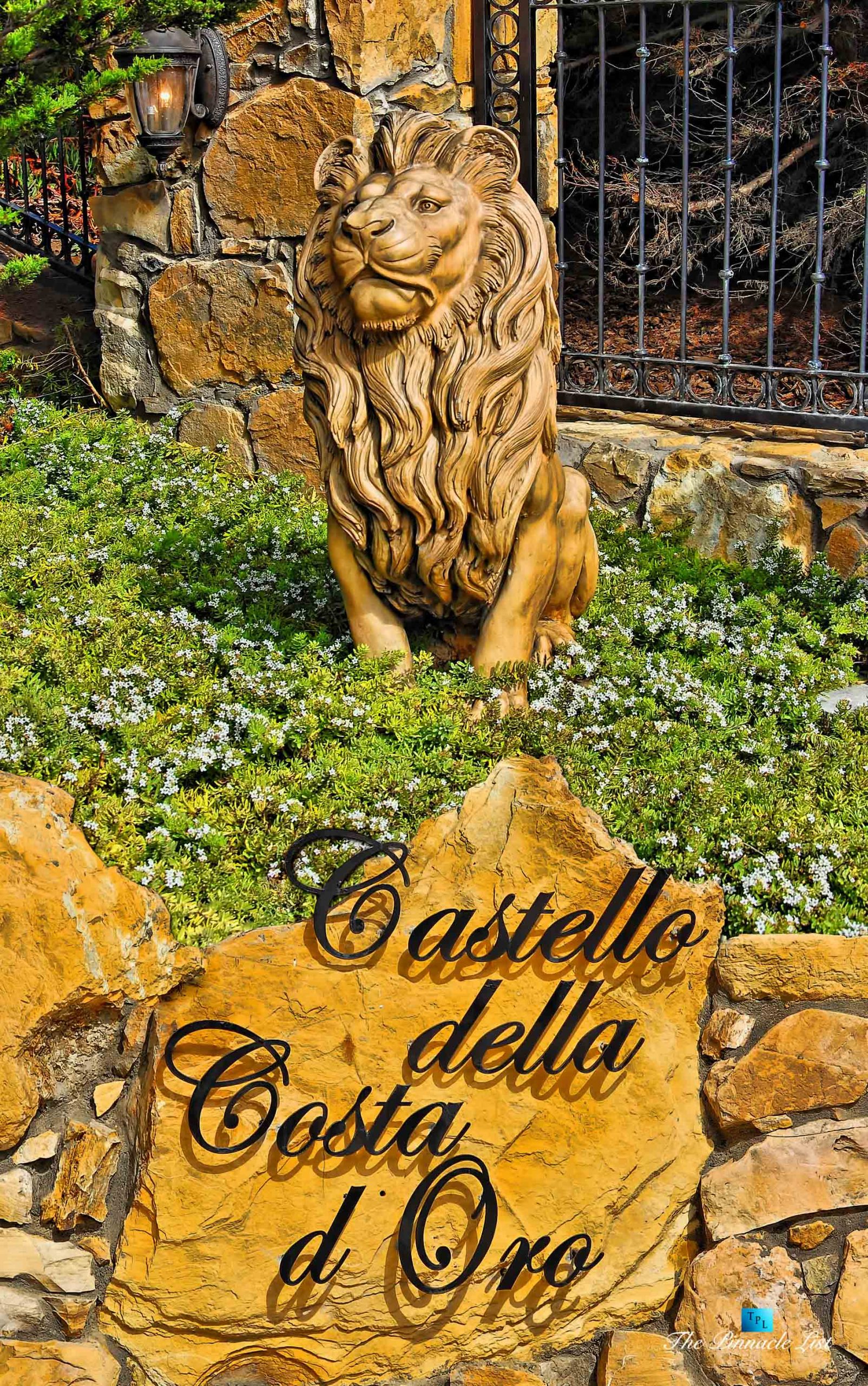 Castello della Costa d’Oro - Exotic Garden Dr, Cambria, CA, USA