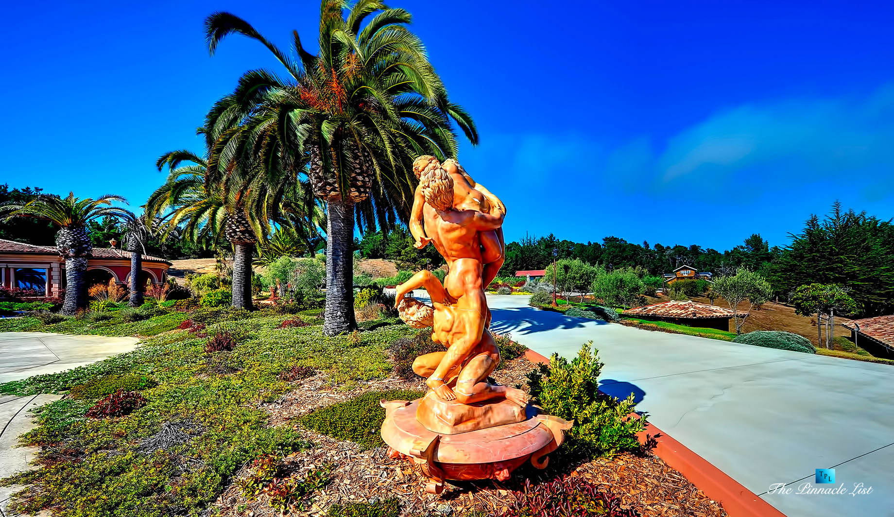 Castello della Costa d’Oro – Exotic Garden Dr, Cambria, CA, USA