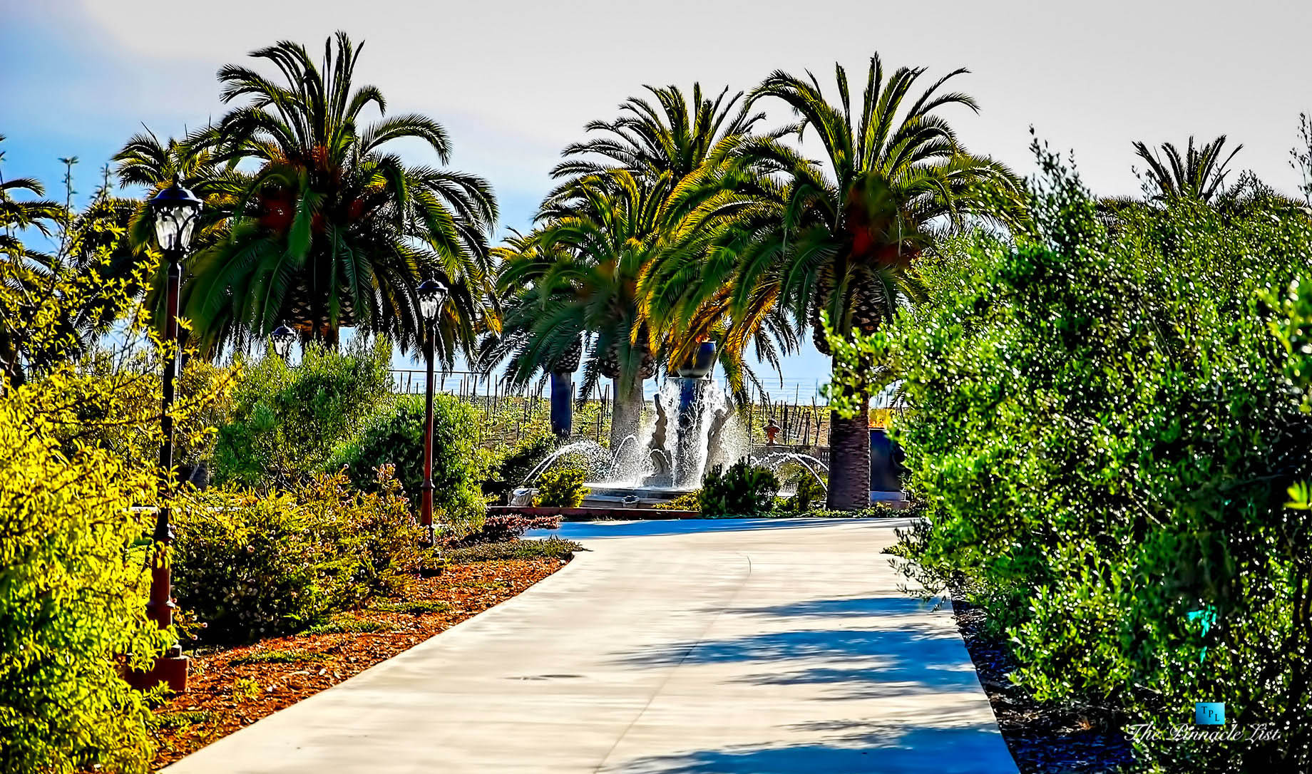 Castello della Costa d’Oro – Exotic Garden Dr, Cambria, CA, USA