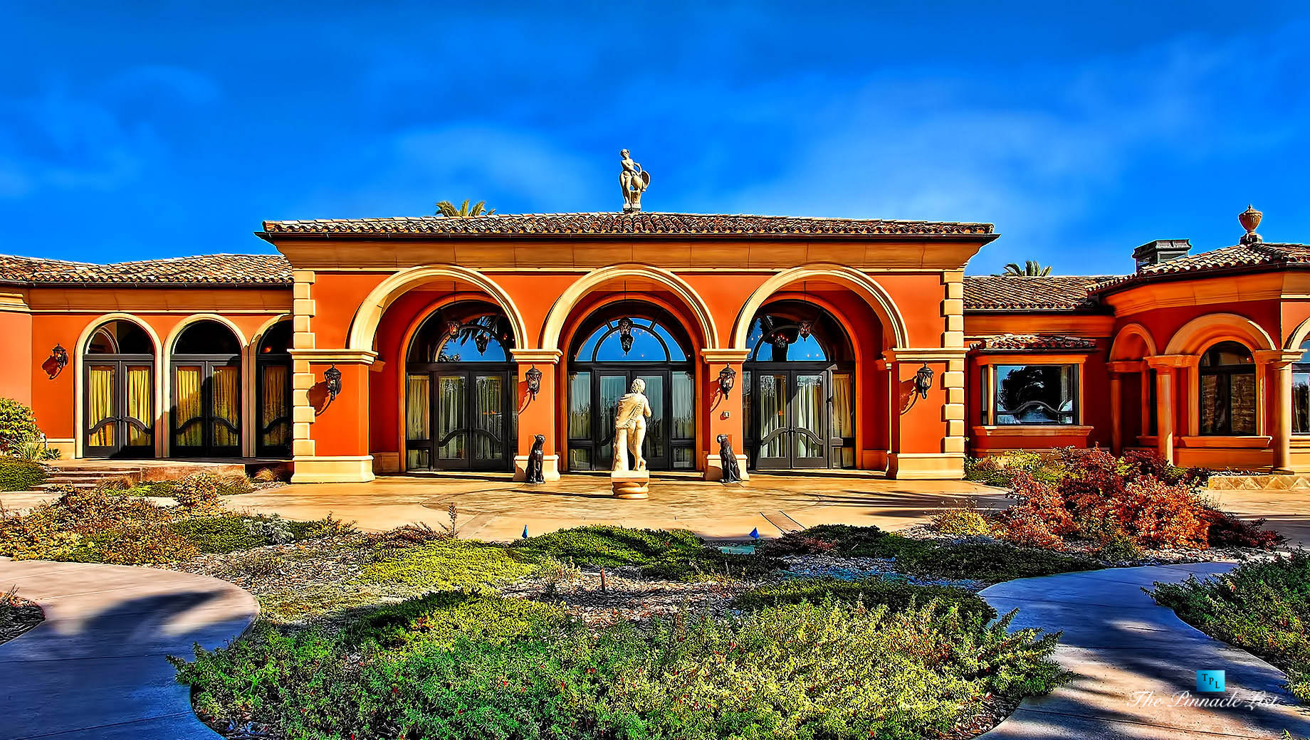 Castello della Costa d’Oro – Exotic Garden Dr, Cambria, CA, USA