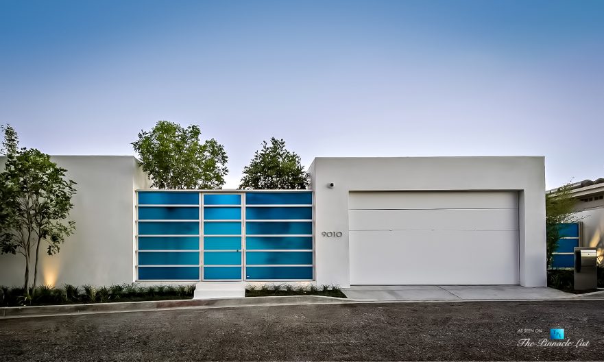 Modern Façade Mastery - Matthew Perry Residence - 9010 Hopen Place, Los Angeles, CA, USA