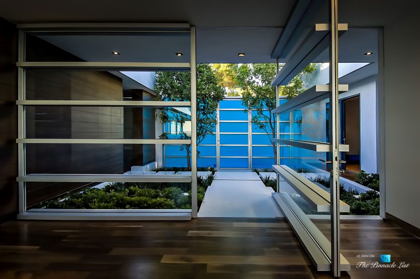 Courtyard Home Entrance - Matthew Perry Residence - 9010 Hopen Place, Los Angeles, CA, USA