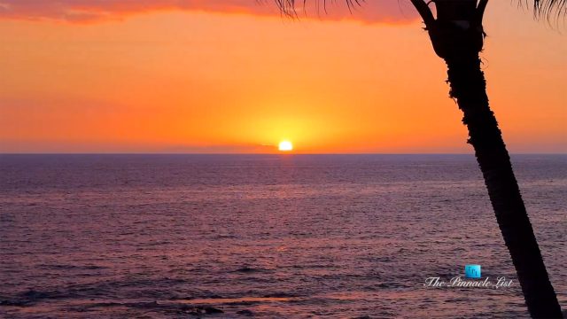 Big Island Sunset Timelapse in Kailua-Kona, Hawaii, USA - Luxury Travel