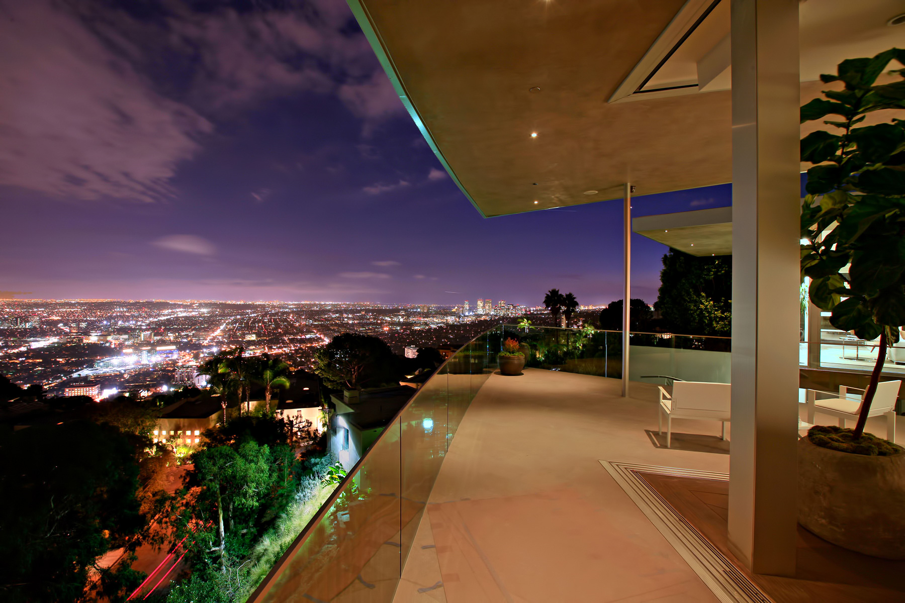 DJ Avicii Hollywood Home – 1474 Blue Jay Way, Los Angeles, CA, USA