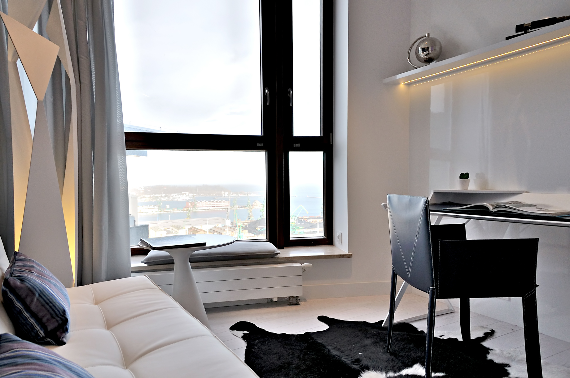 Sea Towers Luxury Apartment - Gdynia, Poland