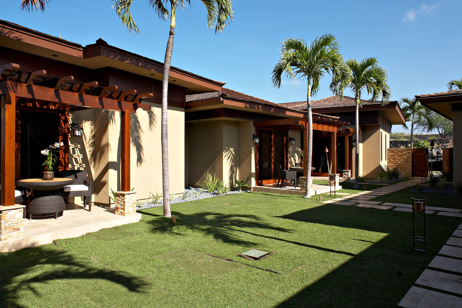 Cher's Former Hawaiian Residence - 72-122 Laueki St, Kailua-Kona, HI, USA