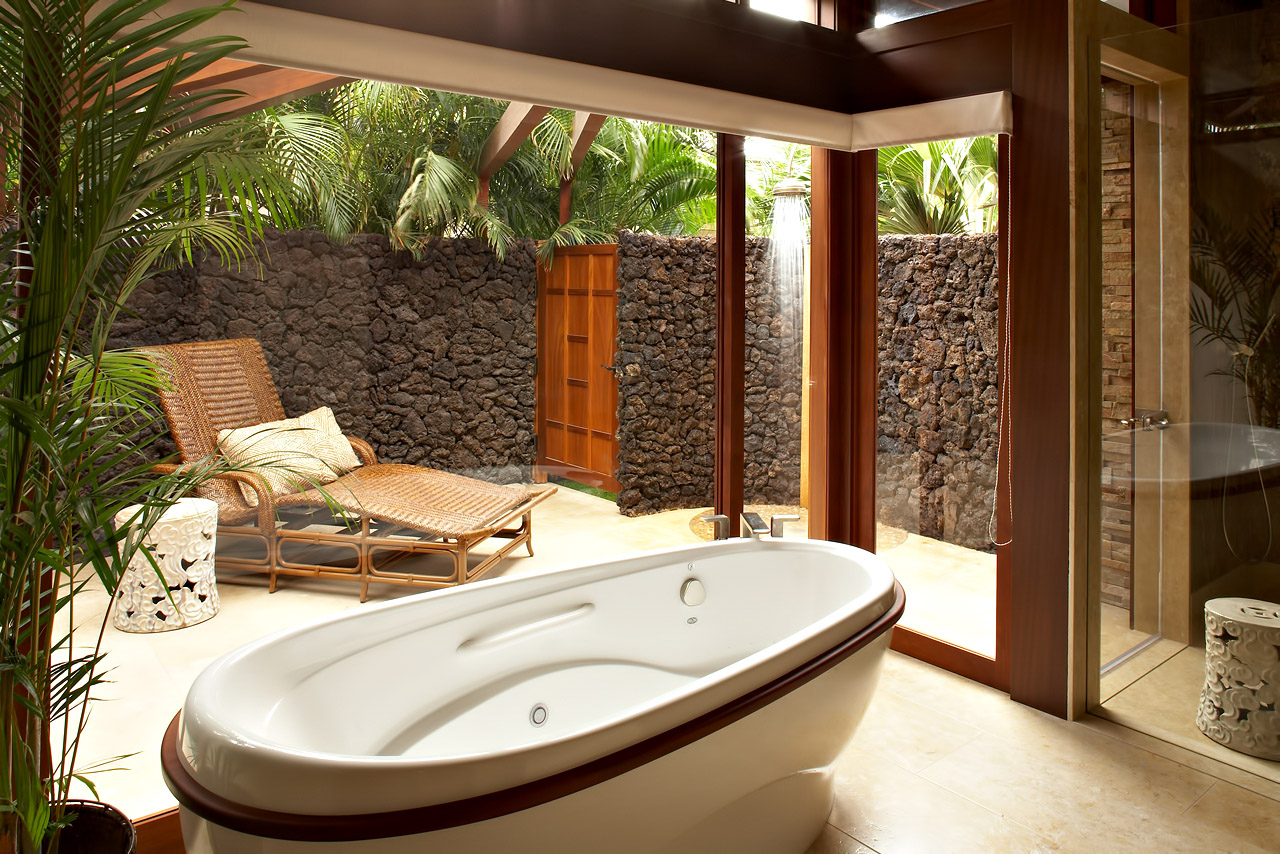Cher’s Former Hawaiian Residence – 72-122 Laueki St, Kailua-Kona, HI, USA