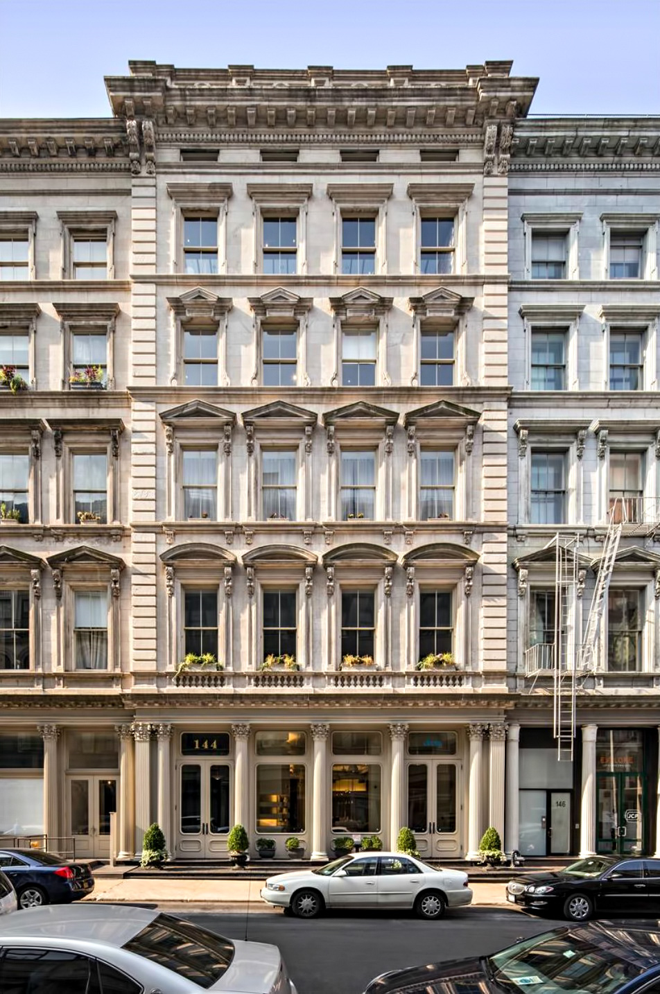 Tribeca Loft Mansion – 144 Duane Street, New York, NY, USA