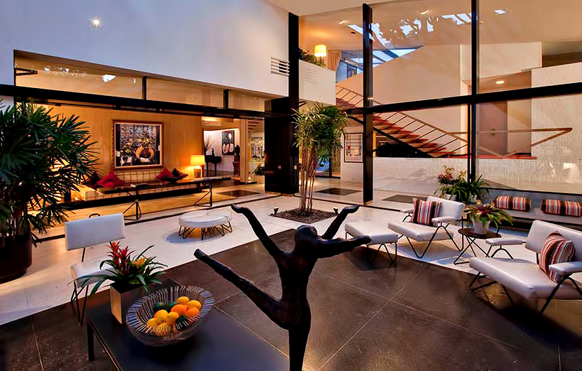 Ellen DeGeneres Brody House Residence - 360 S Mapleton Dr, Los Angeles, CA, USA