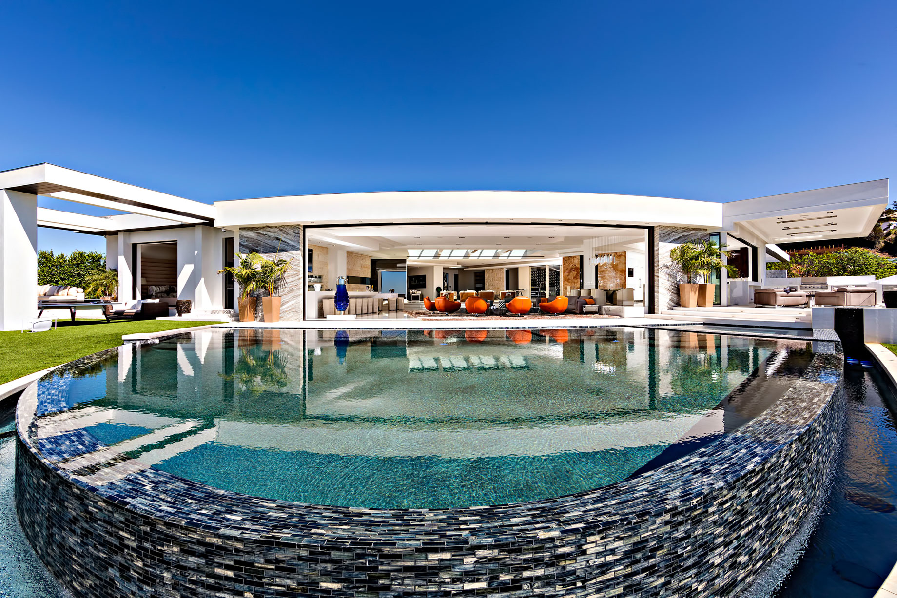 Luxury Residence - 1181 North Hillcrest, Beverly Hills, CA, USA