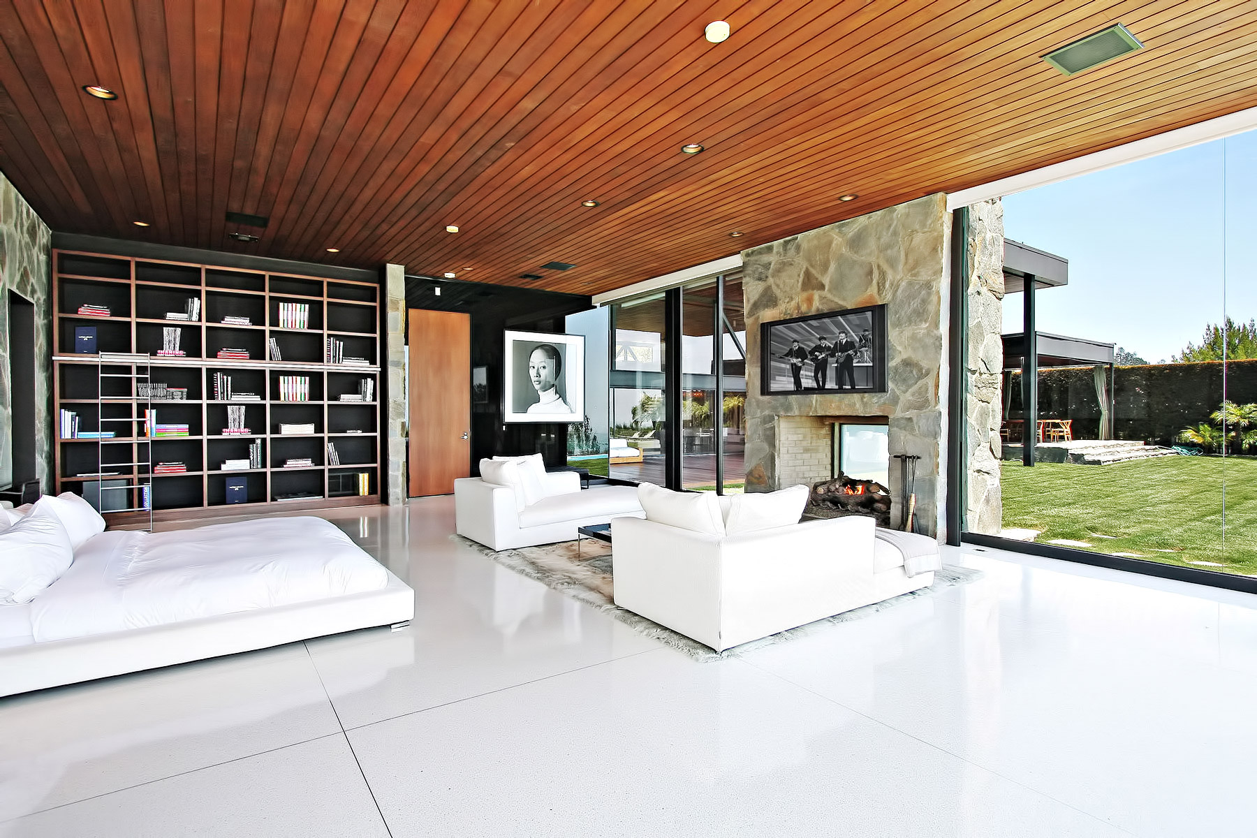 Bedroom with Floor-to-Ceiling Windows - Trousdale Estates Luxury Home - 630 Clifton Pl, Beverly Hills, CA, USA