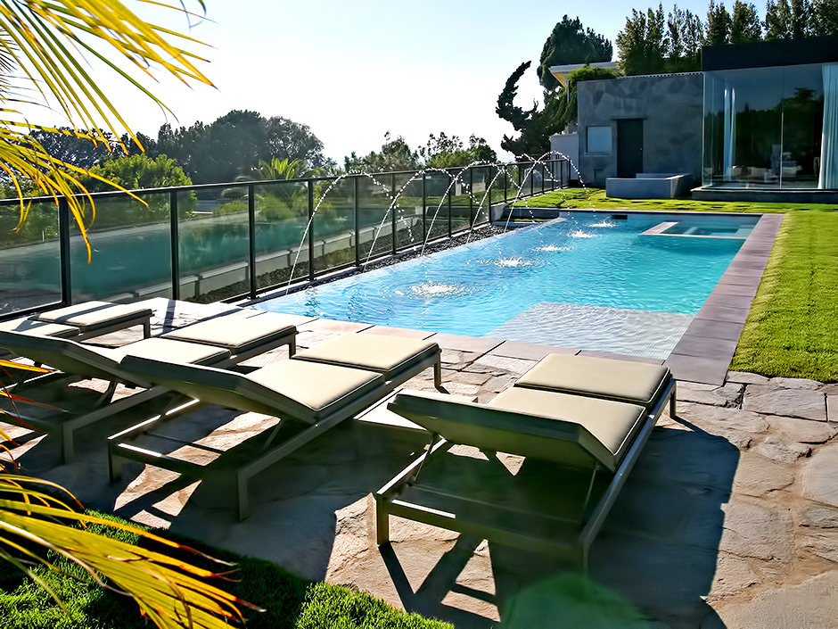 Crystalline Pool and Sunbeds - Trousdale Estates Luxury Home - 630 Clifton Pl, Beverly Hills, CA, USA