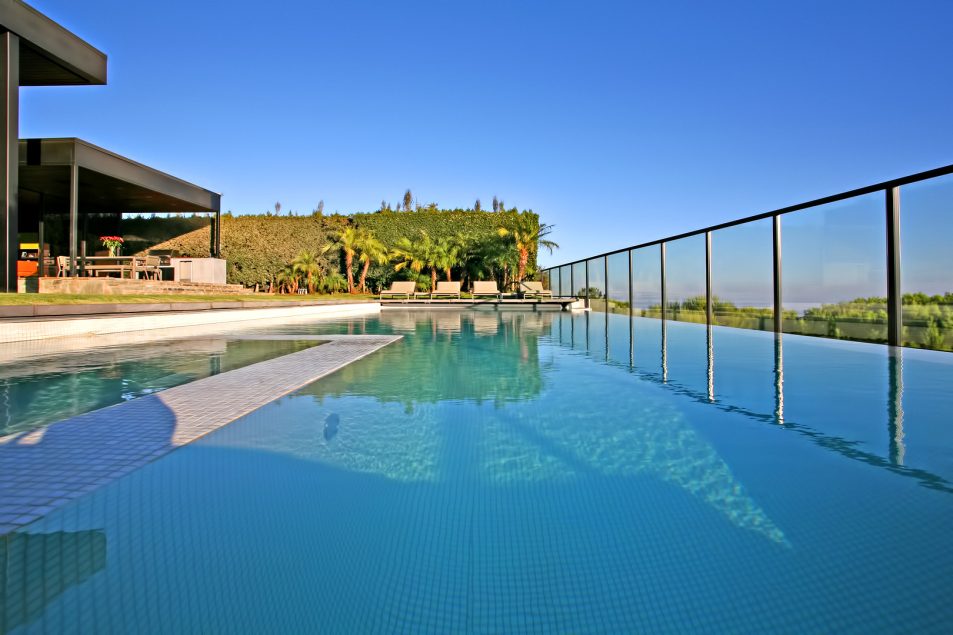 Infinity Pool - Trousdale Estates Luxury Home - 630 Clifton Pl, Beverly Hills, CA, USA