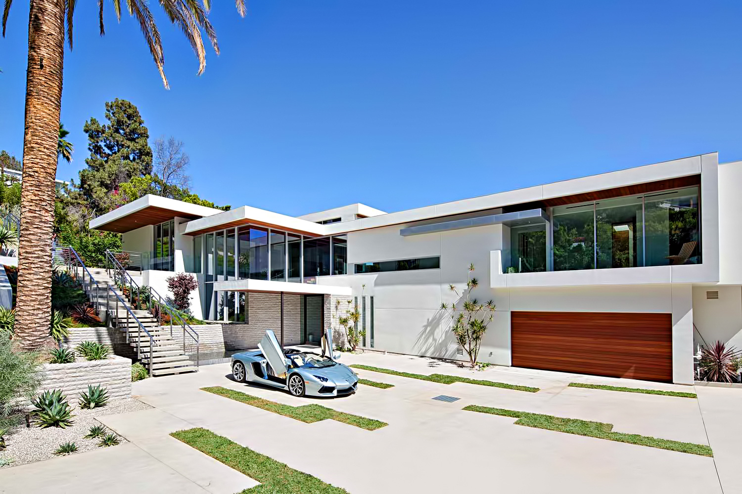 Luxury Home - 1232 Sunset Plaza Drive, Los Angeles, CA, USA