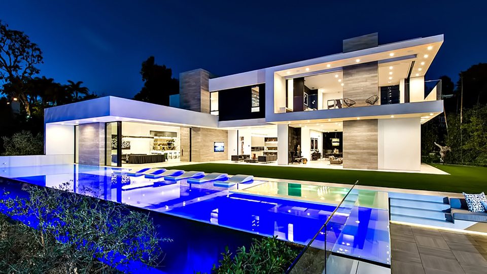 Beverly Crest Luxury Home - 9945 Beverly Grove Drive, Beverly Hills, CA, USA