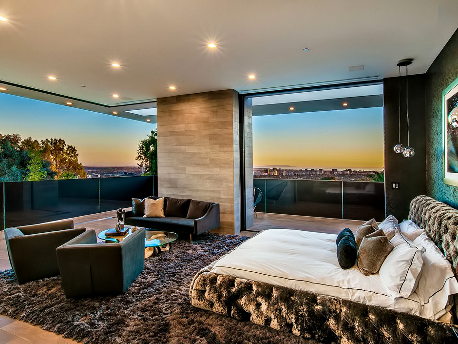 Beverly Crest Luxury Home - 9945 Beverly Grove Drive, Beverly Hills, CA, USA