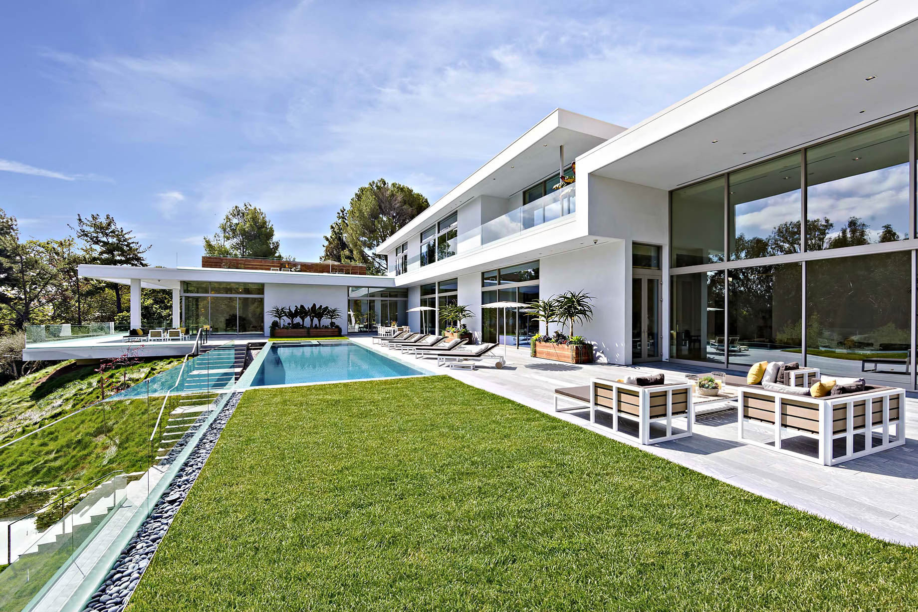 Holmby Hills Contemporary Villa – 438 N Faring Rd, Los Angeles, CA, USA