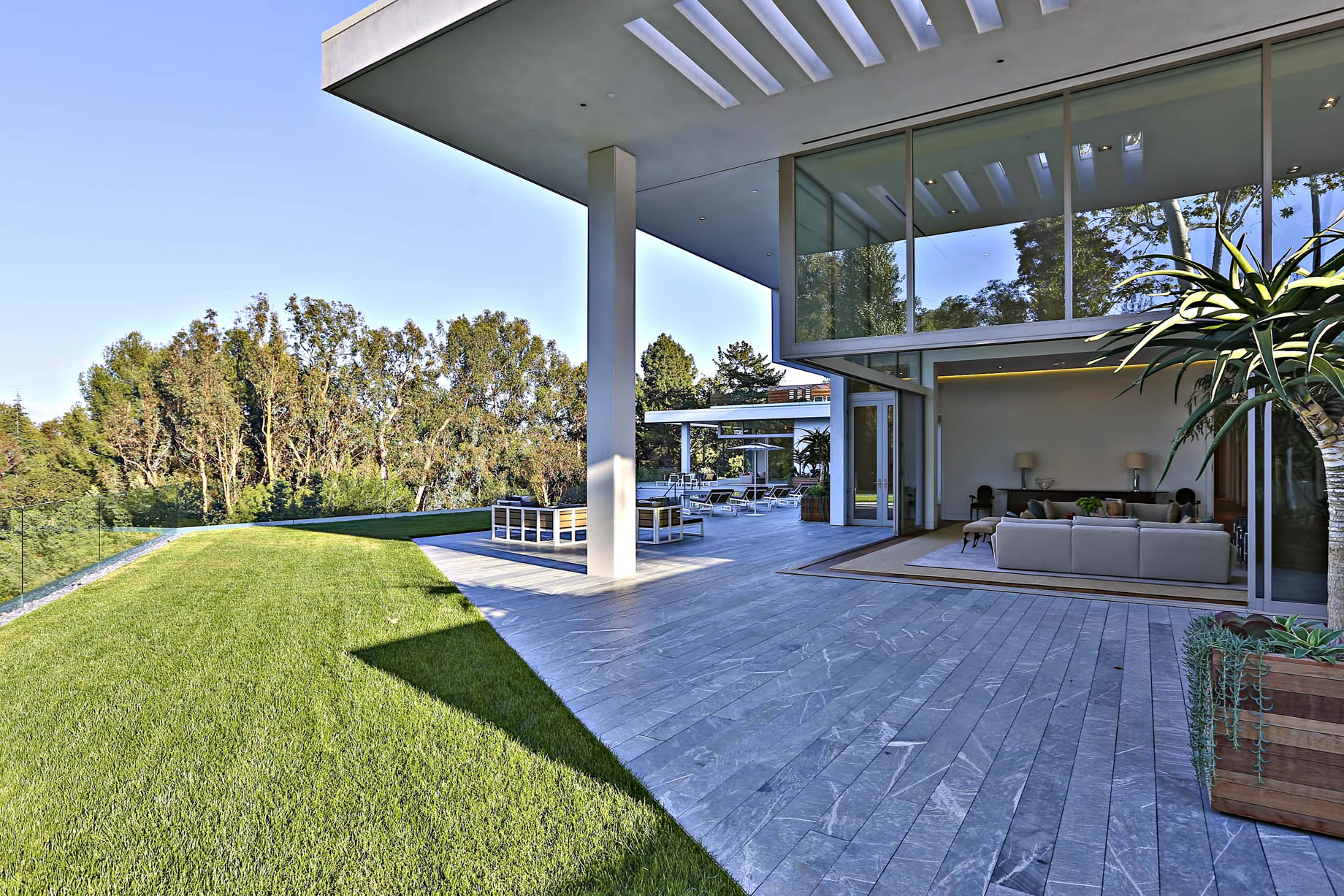 Holmby Hills Contemporary Villa - 438 N Faring Rd, Los Angeles, CA, USA