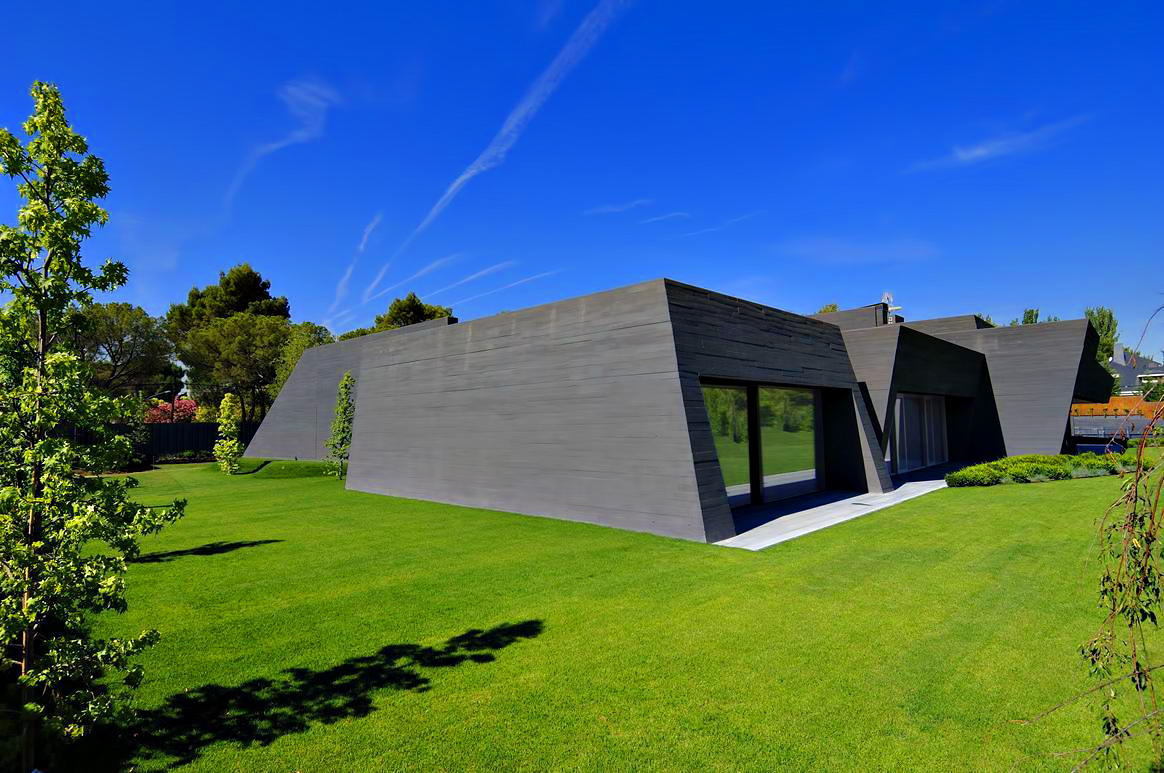 Monolithic Concrete House II – Pozuelo de Alarcón, Madrid, Spain