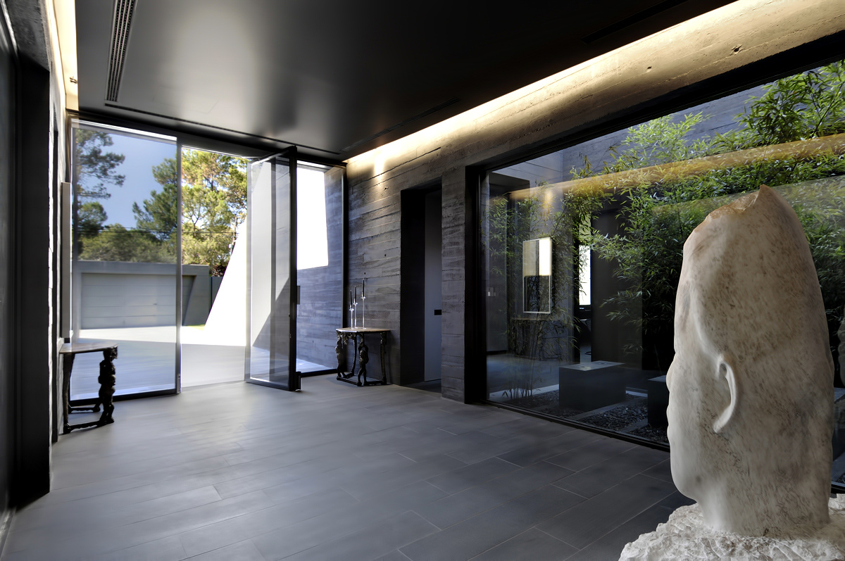 Monolithic Concrete House II – Pozuelo de Alarcón, Madrid, Spain
