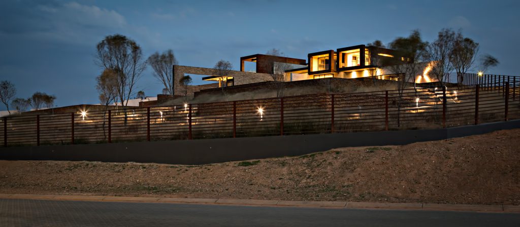 Boz House Luxury Villa - Mooikloof Heights, Pretoria, South Africa