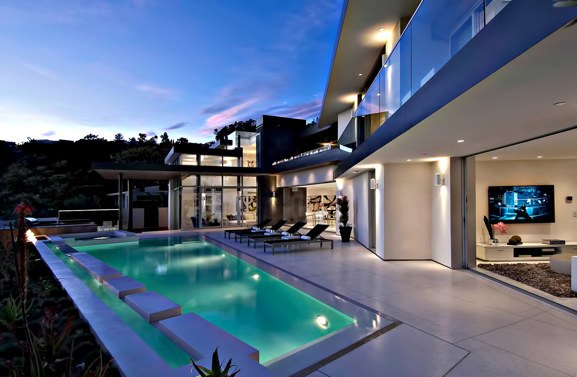 Hollywood Hills Modern – 1734 N Doheny Dr, Los Angeles, CA, USA