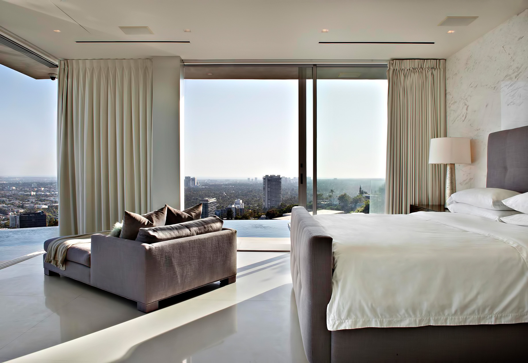 Winklevoss Luxury Home - 1423 Tanager Way, Los Angeles, CA, USA