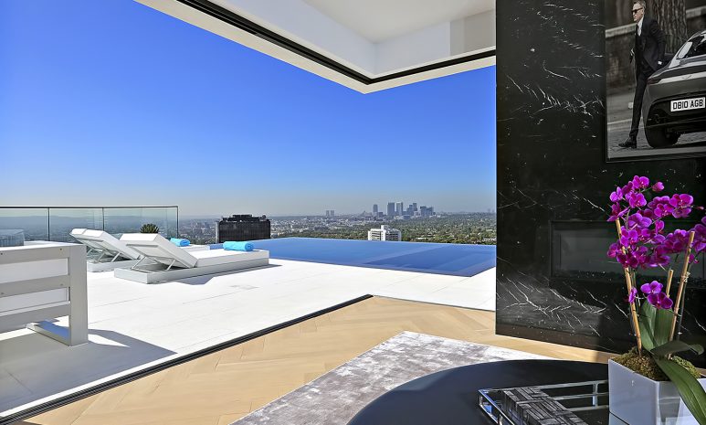 Hollywood Hills Home - 8931 St. Ives Drive, Los Angeles, CA, USA