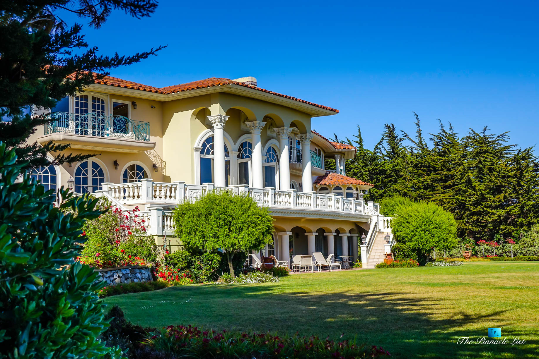 Villa Viscaya Estate – 112 Holiday Dr, La Selva Beach, CA, USA