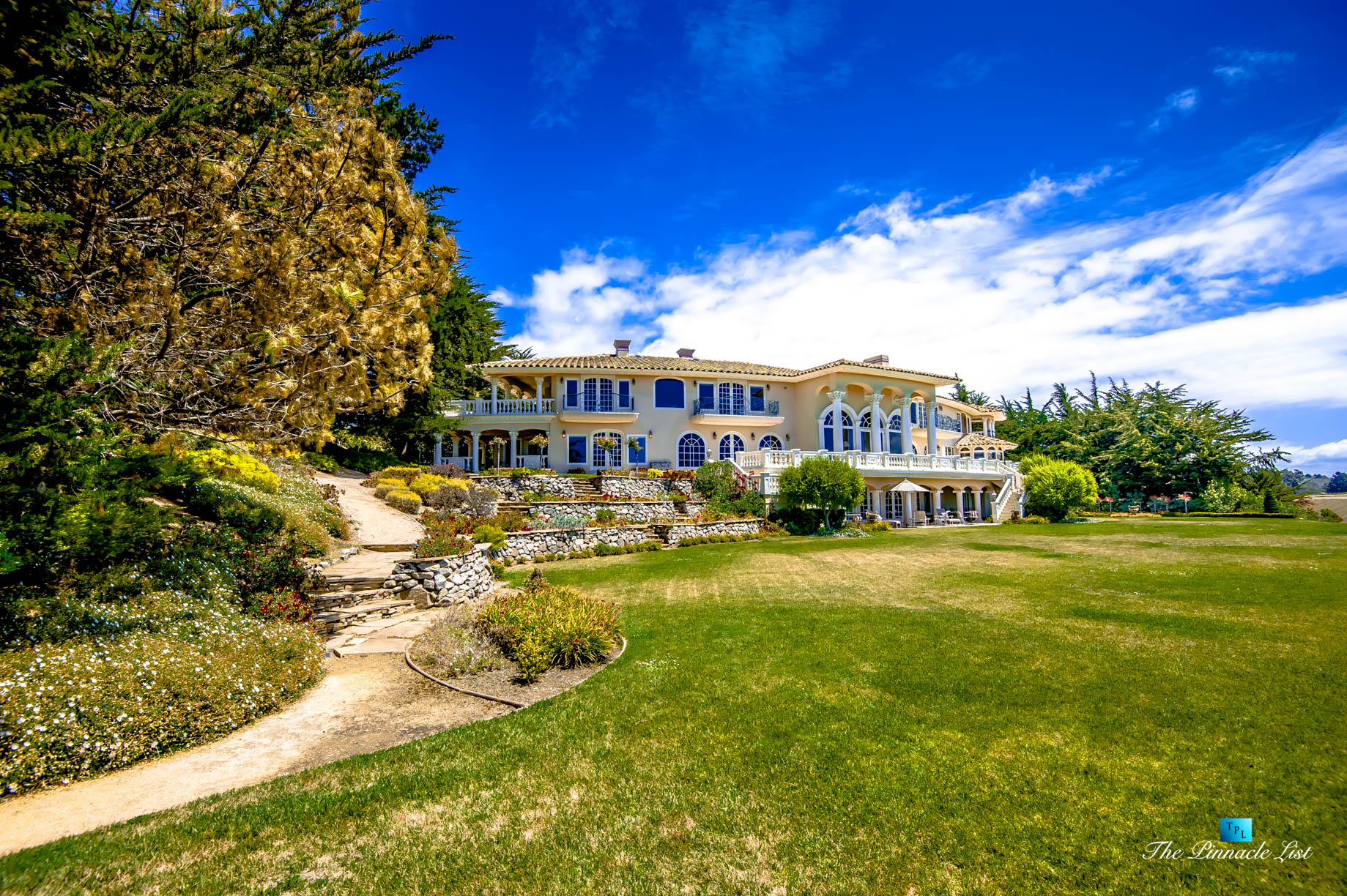 Villa Viscaya Estate - 112 Holiday Dr, La Selva Beach, CA, USA