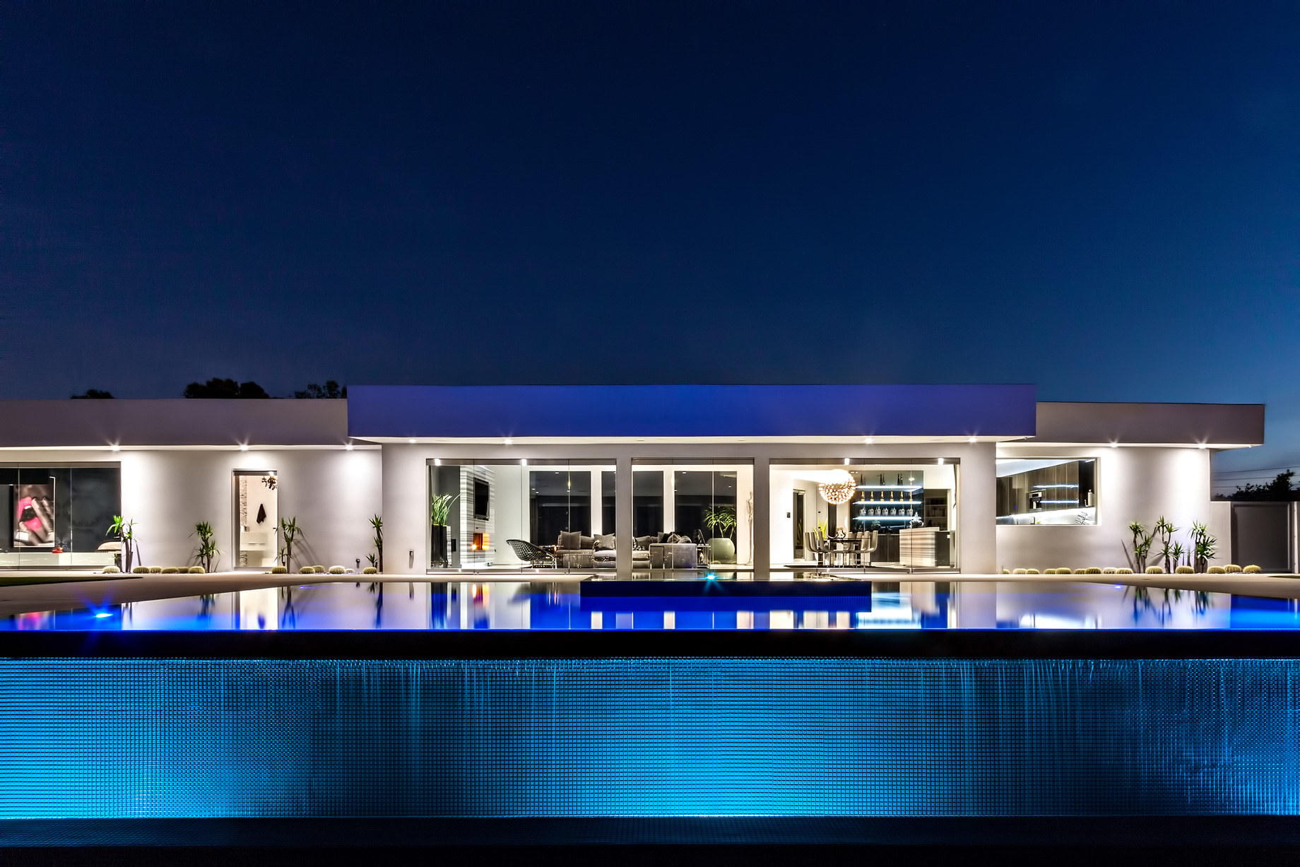 Beverly Hills Modern - 13727 Mulholland Dr, Beverly Hills, CA, USA