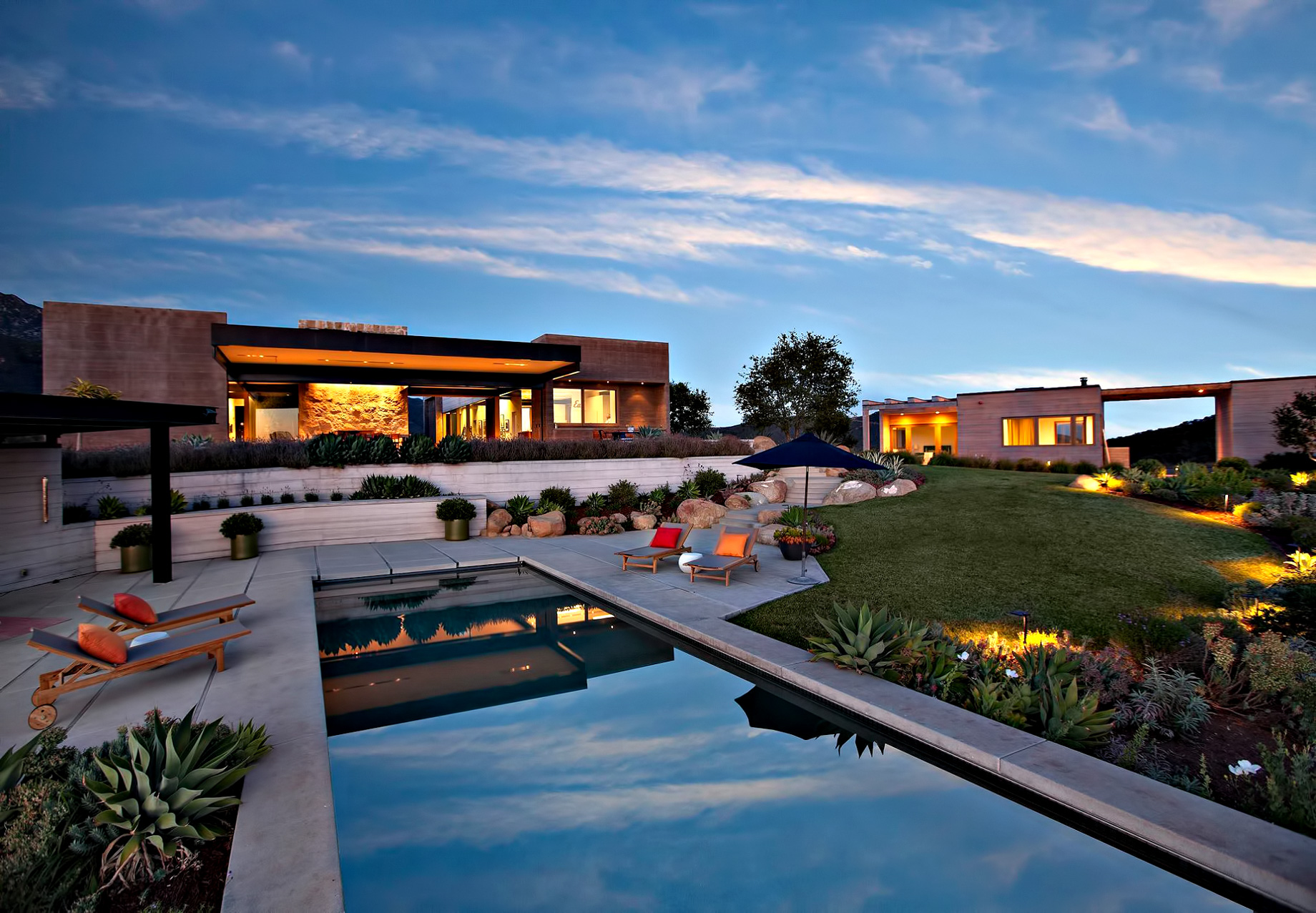 Toro Canyon House - 3660 Toro Canyon Park Rd, Montecito, CA, USA