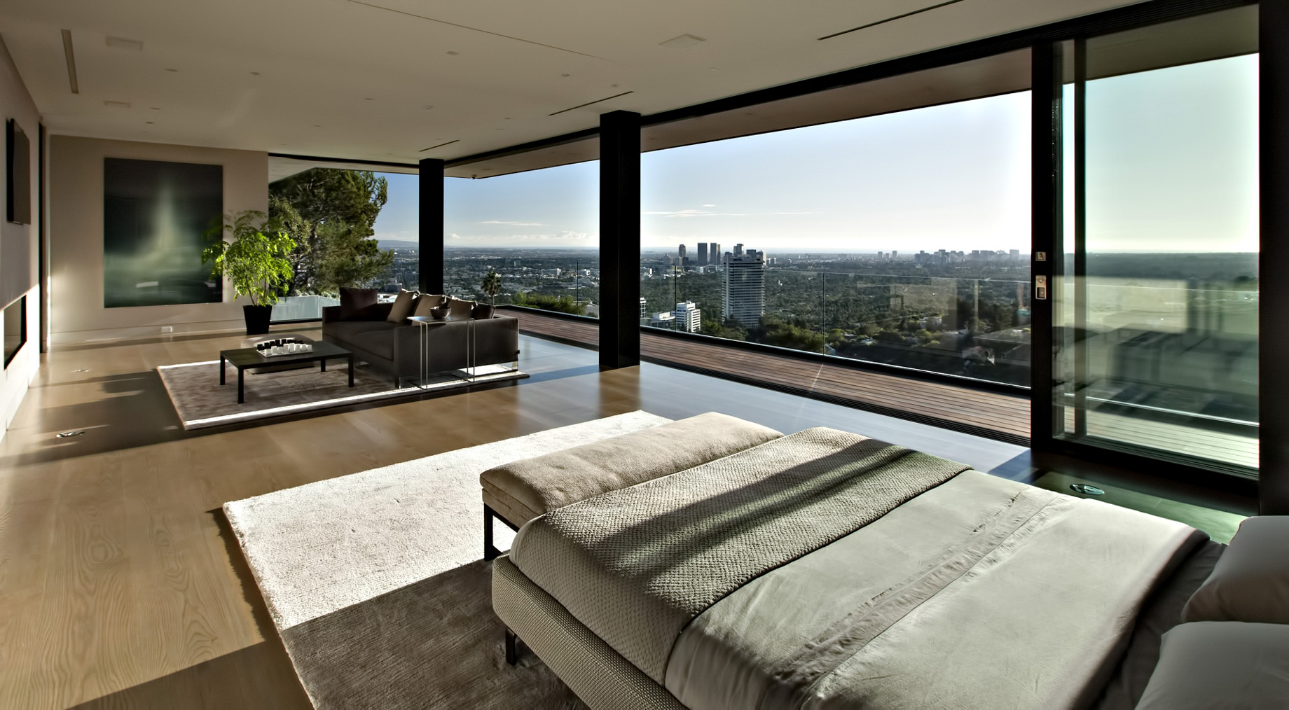 The Crown Estate - 1423 Oriole Dr, Los Angeles, CA, USA