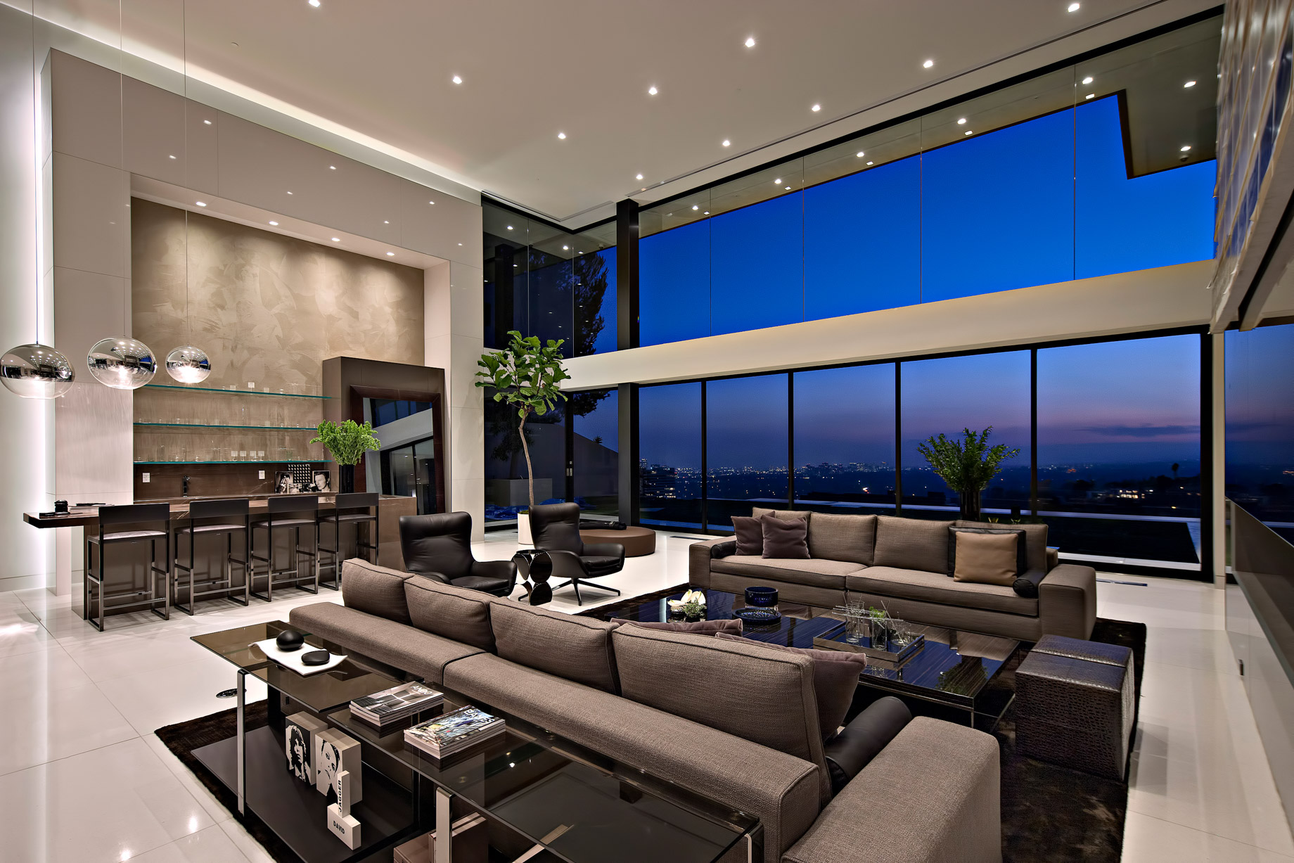 The Crown Estate – 1423 Oriole Dr, Los Angeles, CA, USA