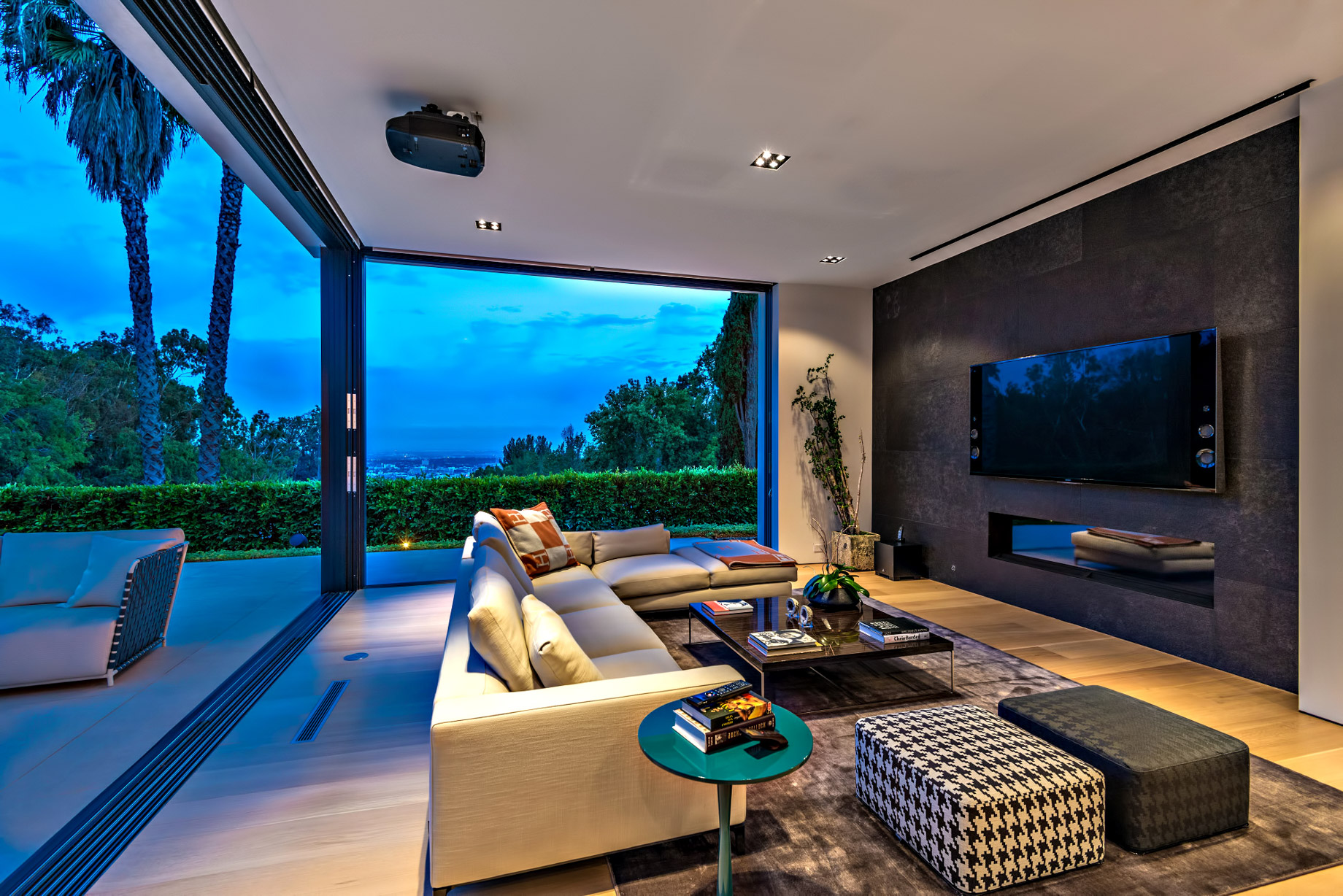 Trousdale Luxury Modern - 1220 Loma Vista Dr, Beverly Hills, CA, USA