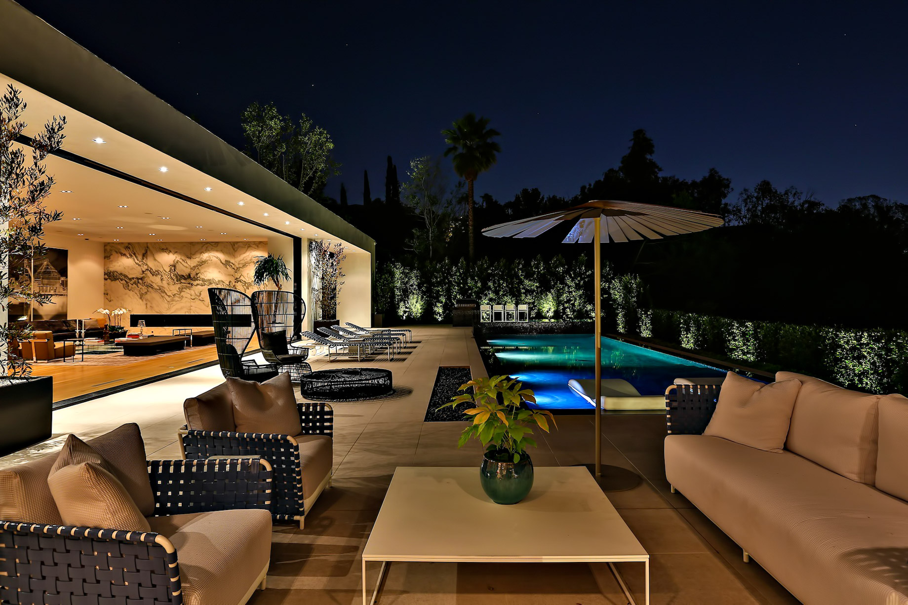 Trousdale Luxury Modern - 1220 Loma Vista Dr, Beverly Hills, CA, USA