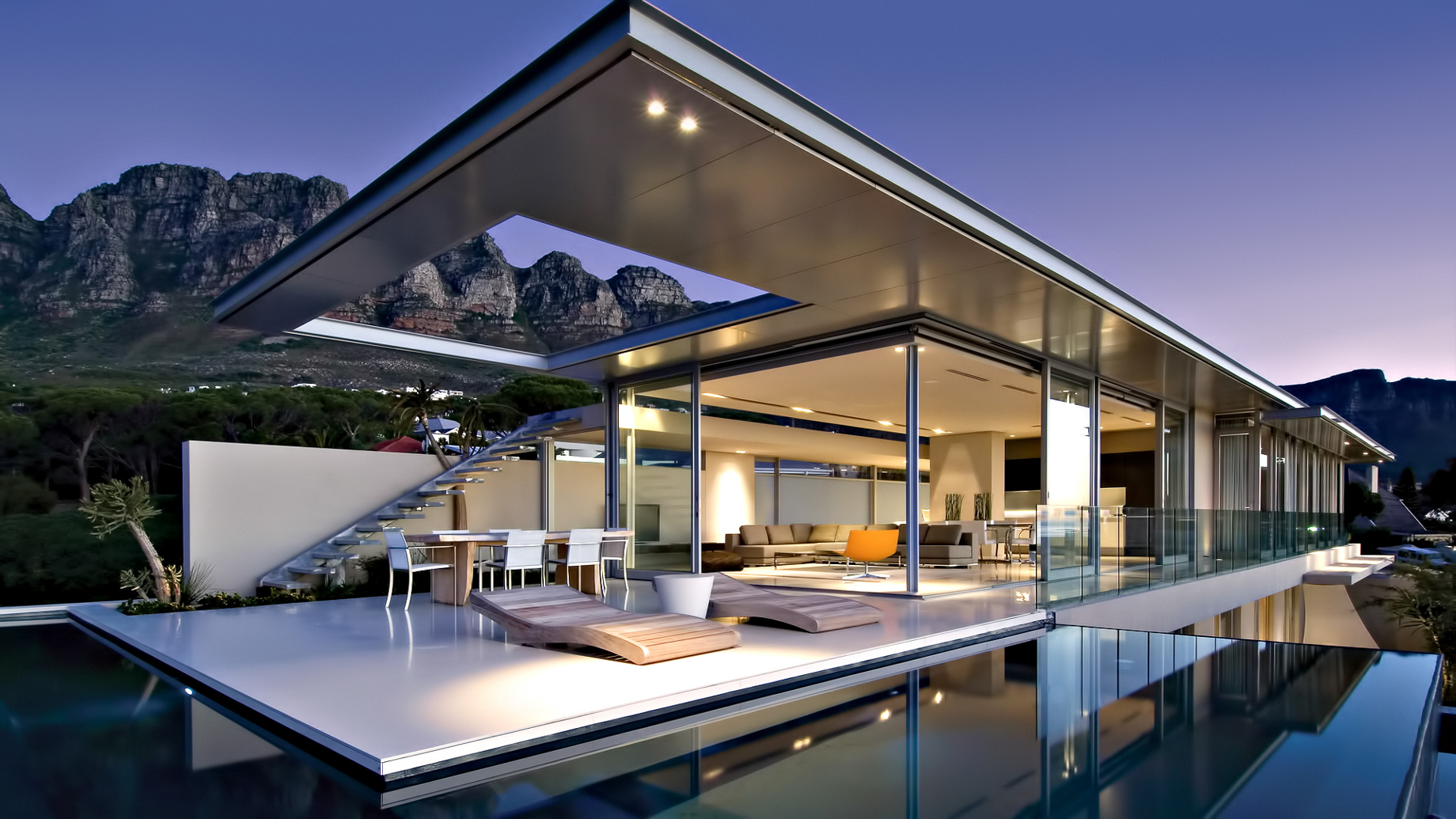 Bond Luxury Villa - 8 First Crescent, Camps Bay, South Africa