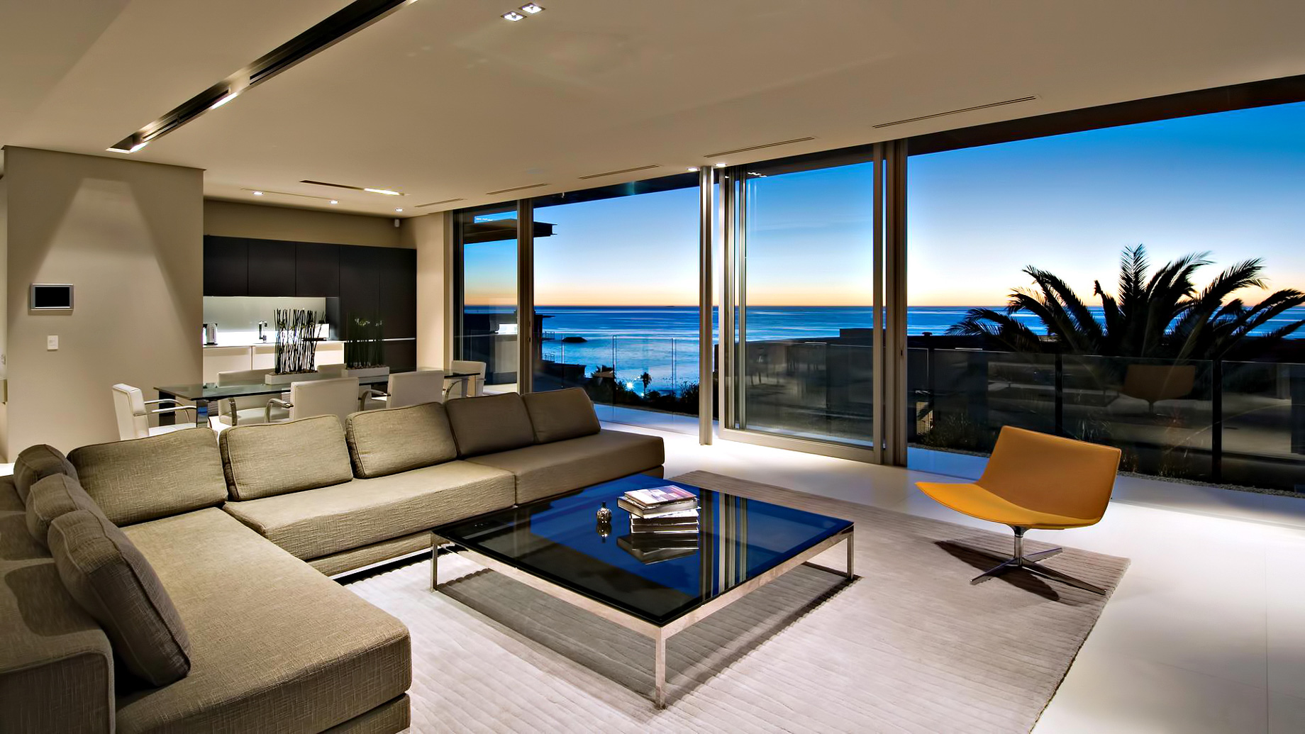 Bond Luxury Villa – 8 First Crescent, Camps Bay, South Africa