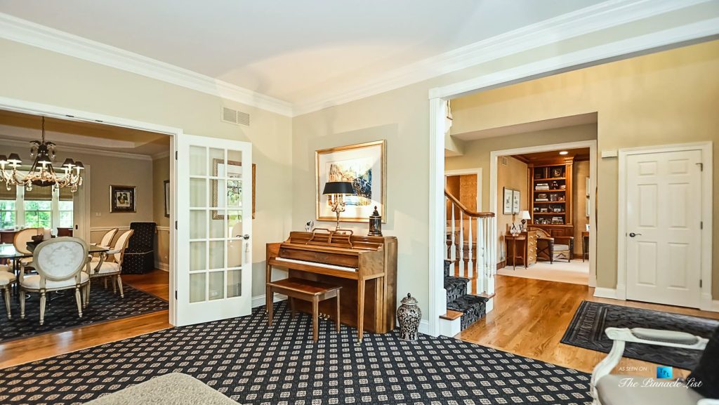 27 Marywood Trail, Wheaton, IL, USA 🇺🇸 SOLD 875,000 Michael