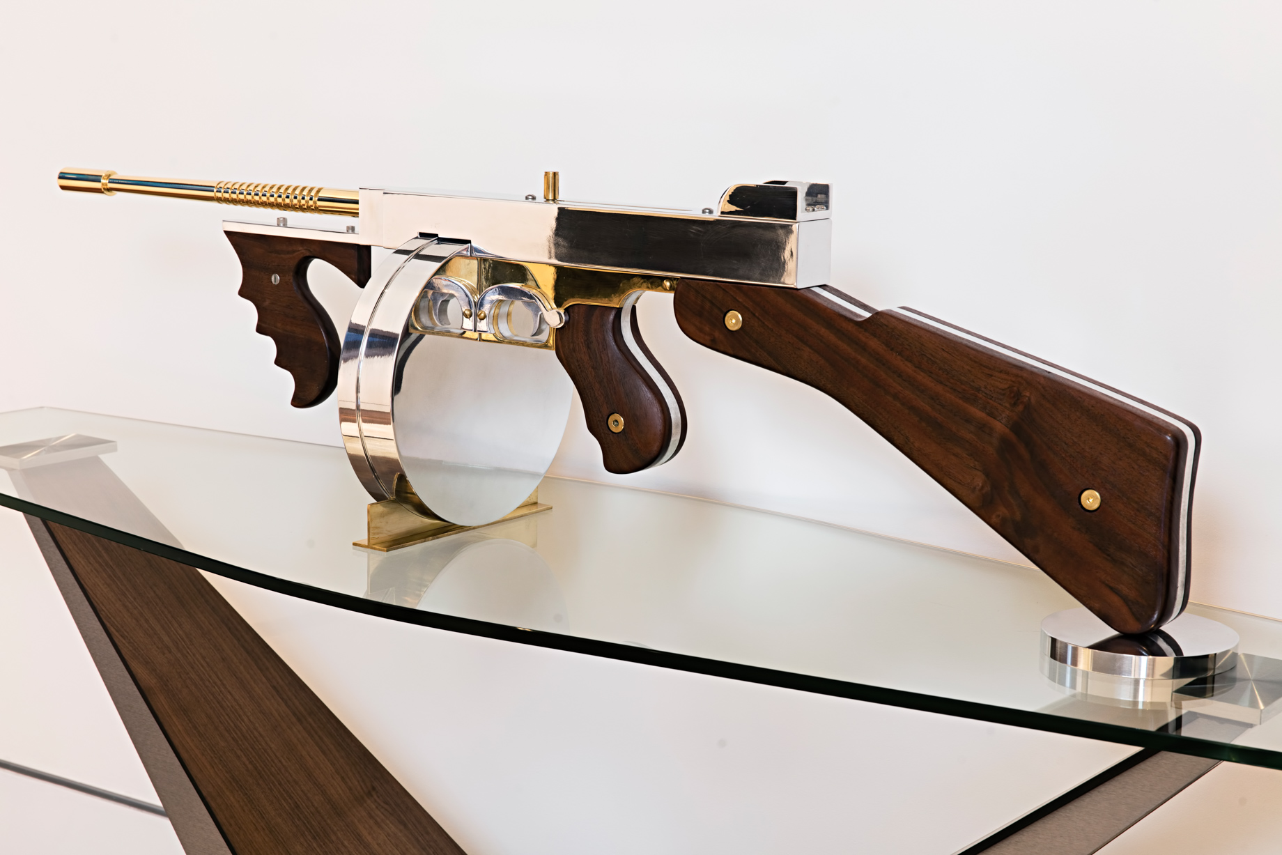 Gale Hart Chrome Gun Sculpture – 924 Bel Air Rd, Los Angeles, CA, USA
