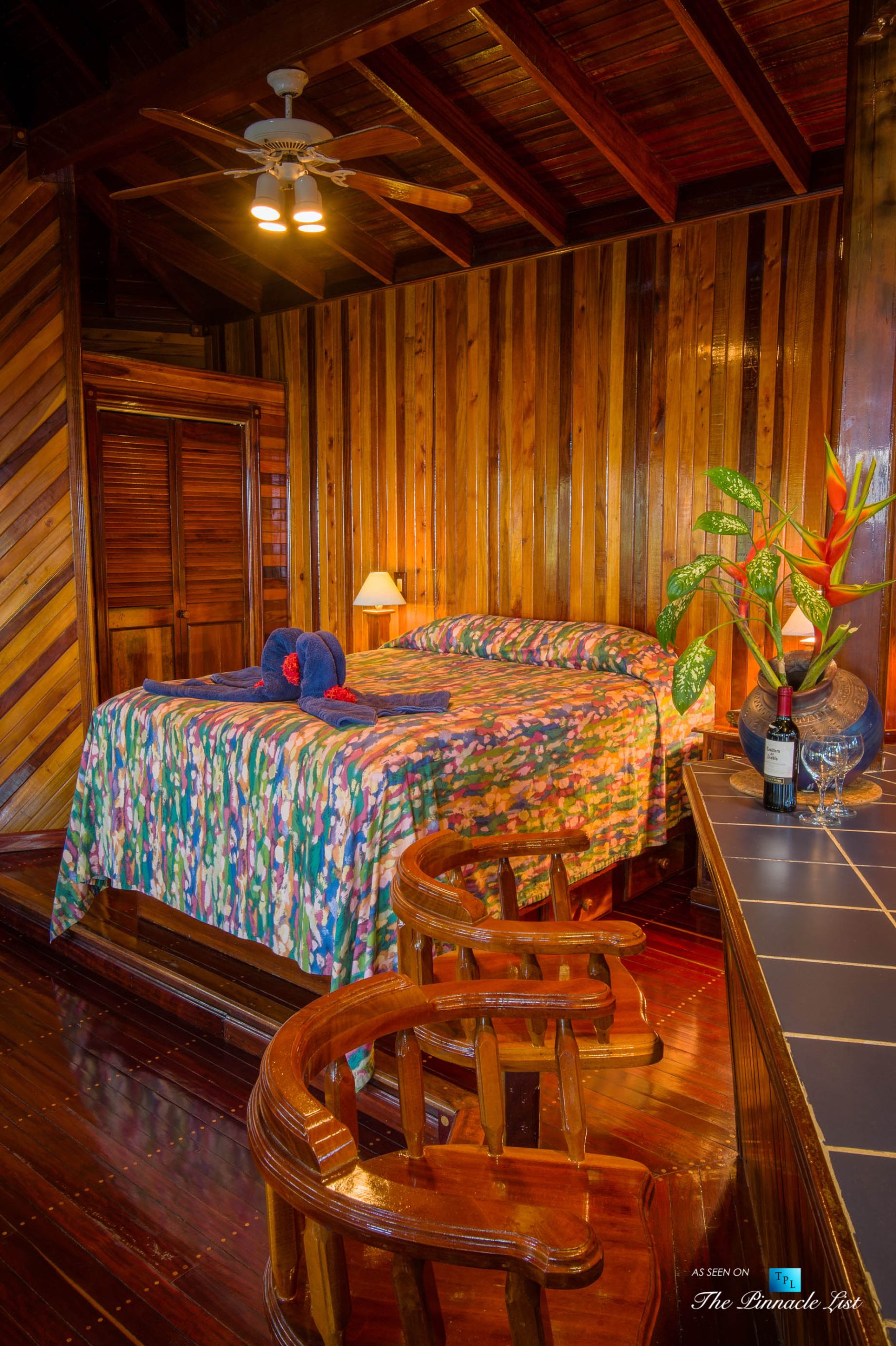 Tambor Tropical Beach Resort – Tambor, Puntarenas, Costa Rica – Suite Bed