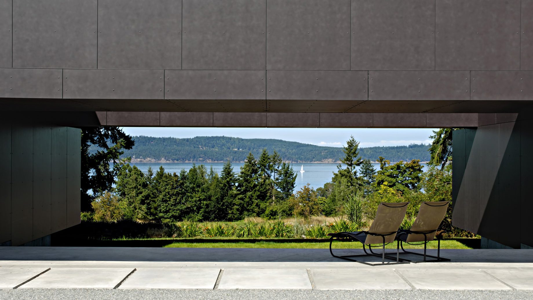 Linear House – Fernwood Rd, Salt Spring Island, BC, Canada 🇨🇦