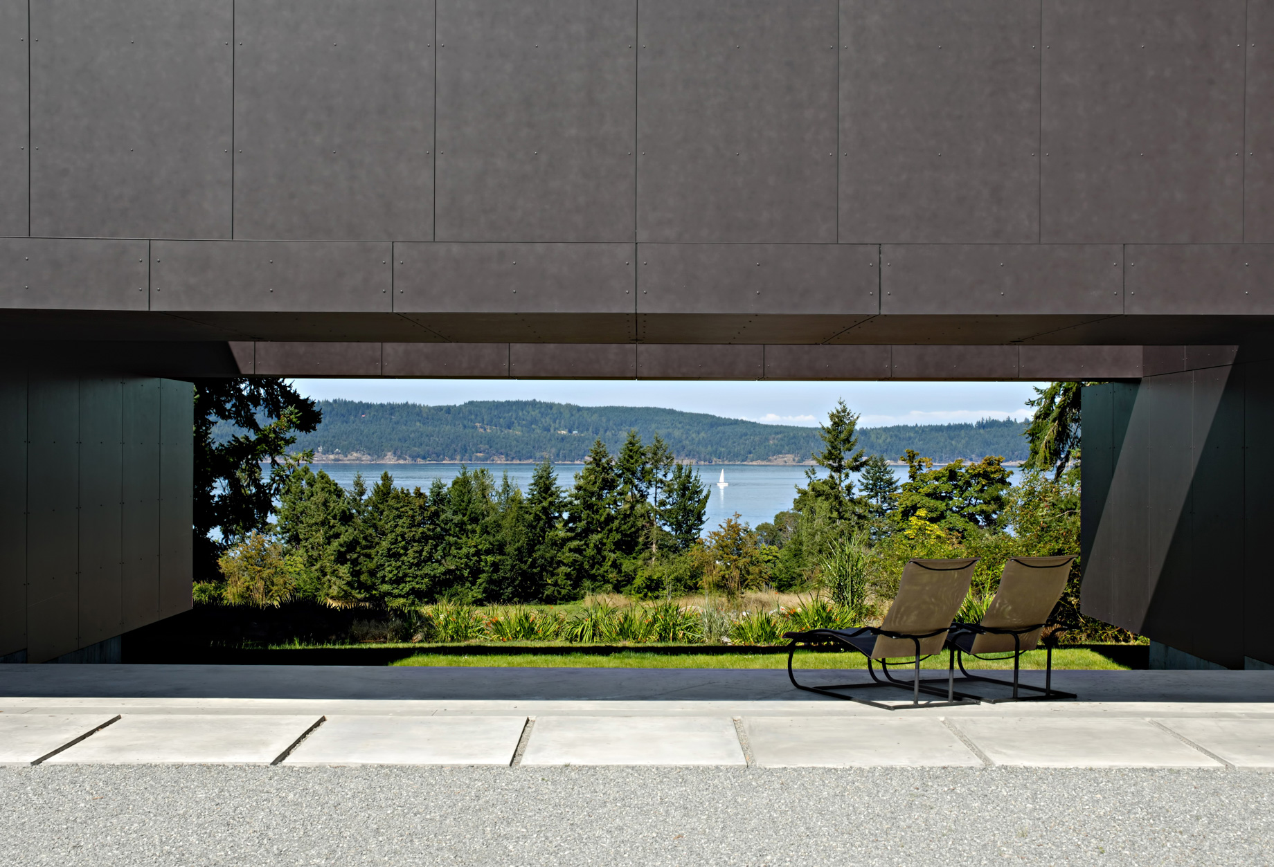 Linear House - Fernwood Rd, Salt Spring Island, BC, Canada