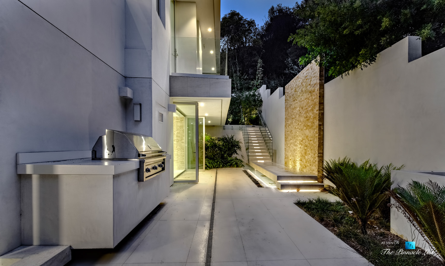 9311 Readcrest Dr, Beverly Hills, CA, USA