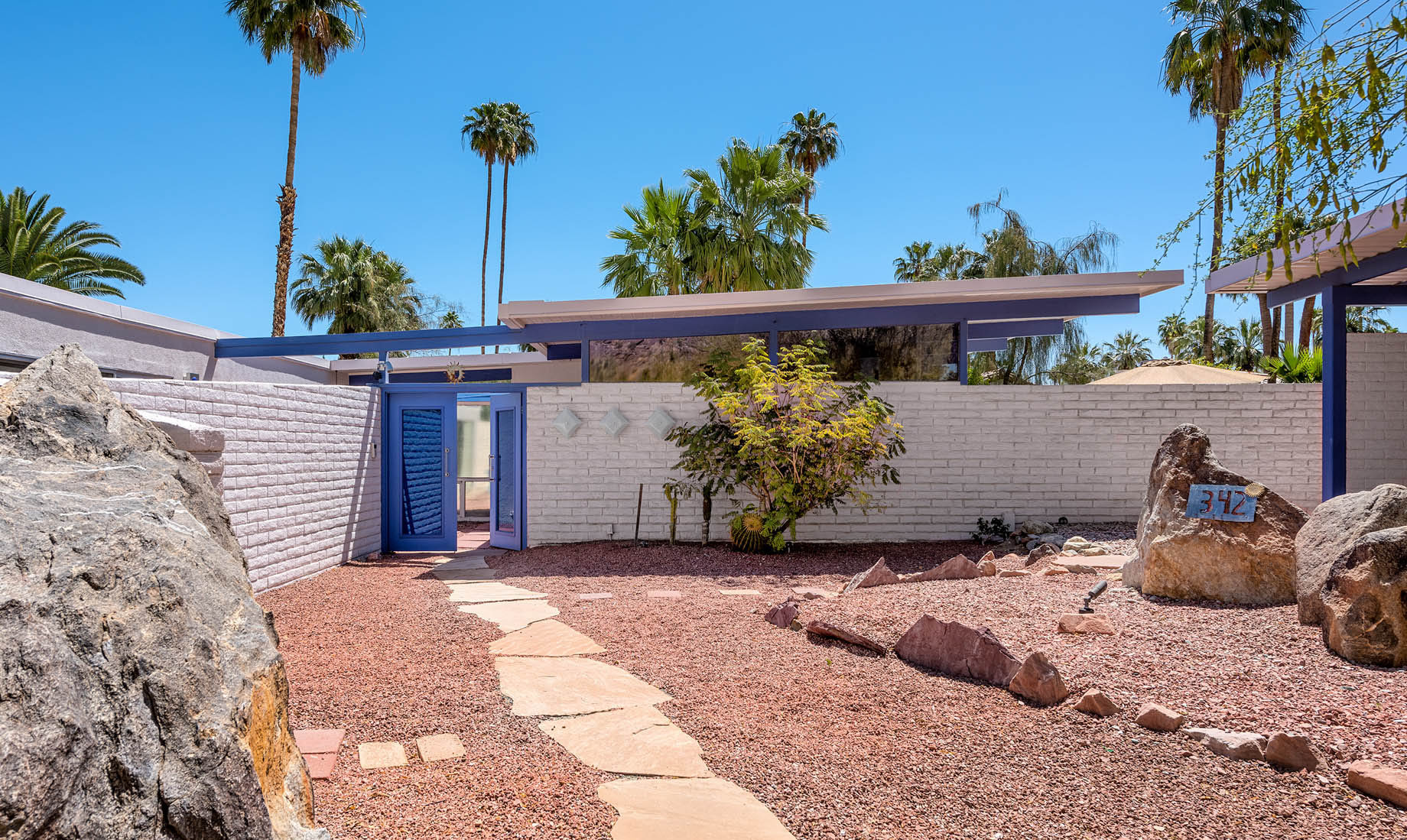 Mid-Century Modern - 342 S Patencio Rd, Palm Springs, CA, USA