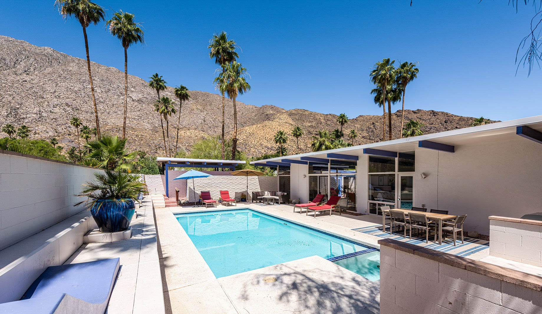 Mid-Century Modern - 342 S Patencio Rd, Palm Springs, CA, USA