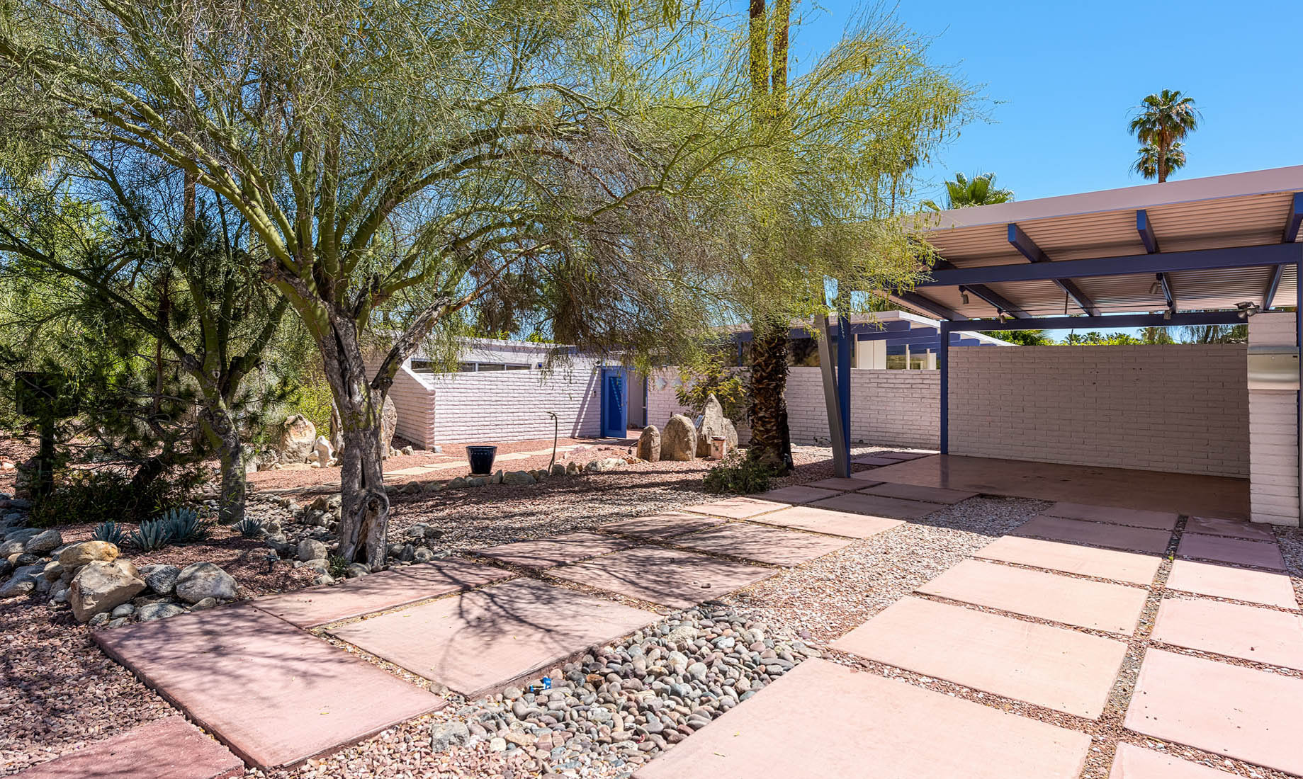 Mid-Century Modern - 342 S Patencio Rd, Palm Springs, CA, USA