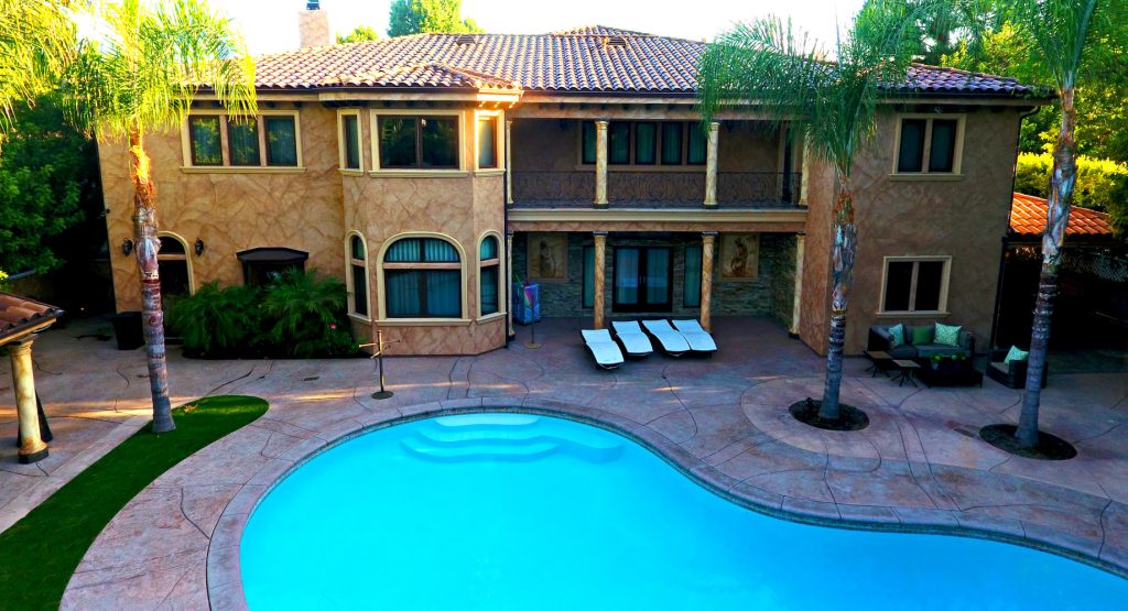 Chandler Estates Home - 13854 Albers St, Los Angeles, CA, USA